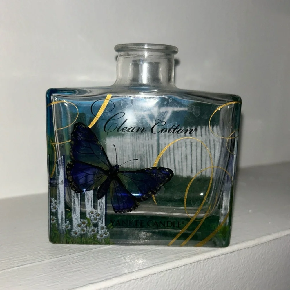 Yankee Candle Clean Cotton Glass with Blue and Gold Butterfly